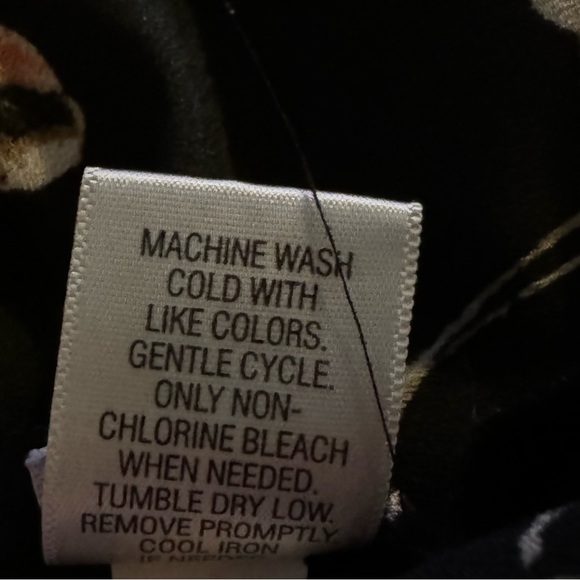 Croft & Barrow 2X Shirt Top‎ Black White Floral Flower Cap Short Sleeve V Neck - Picture 7 of 7